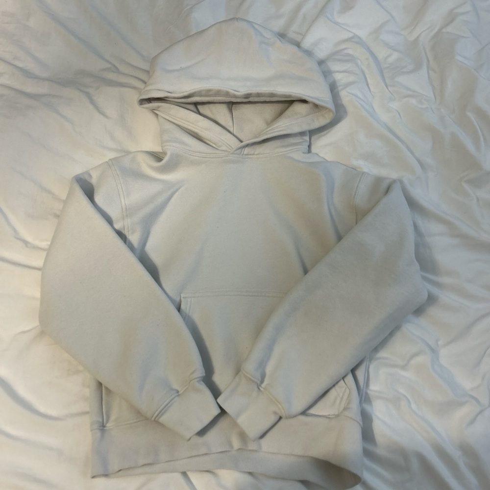 Aritzia Women's Cream Hoodie Sweater
